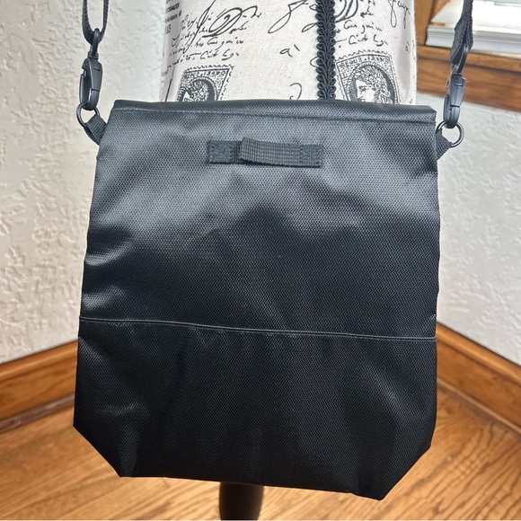 JANSPORT | Indio Convertible Crossbody Backpack In Black - Picture 10 of 16